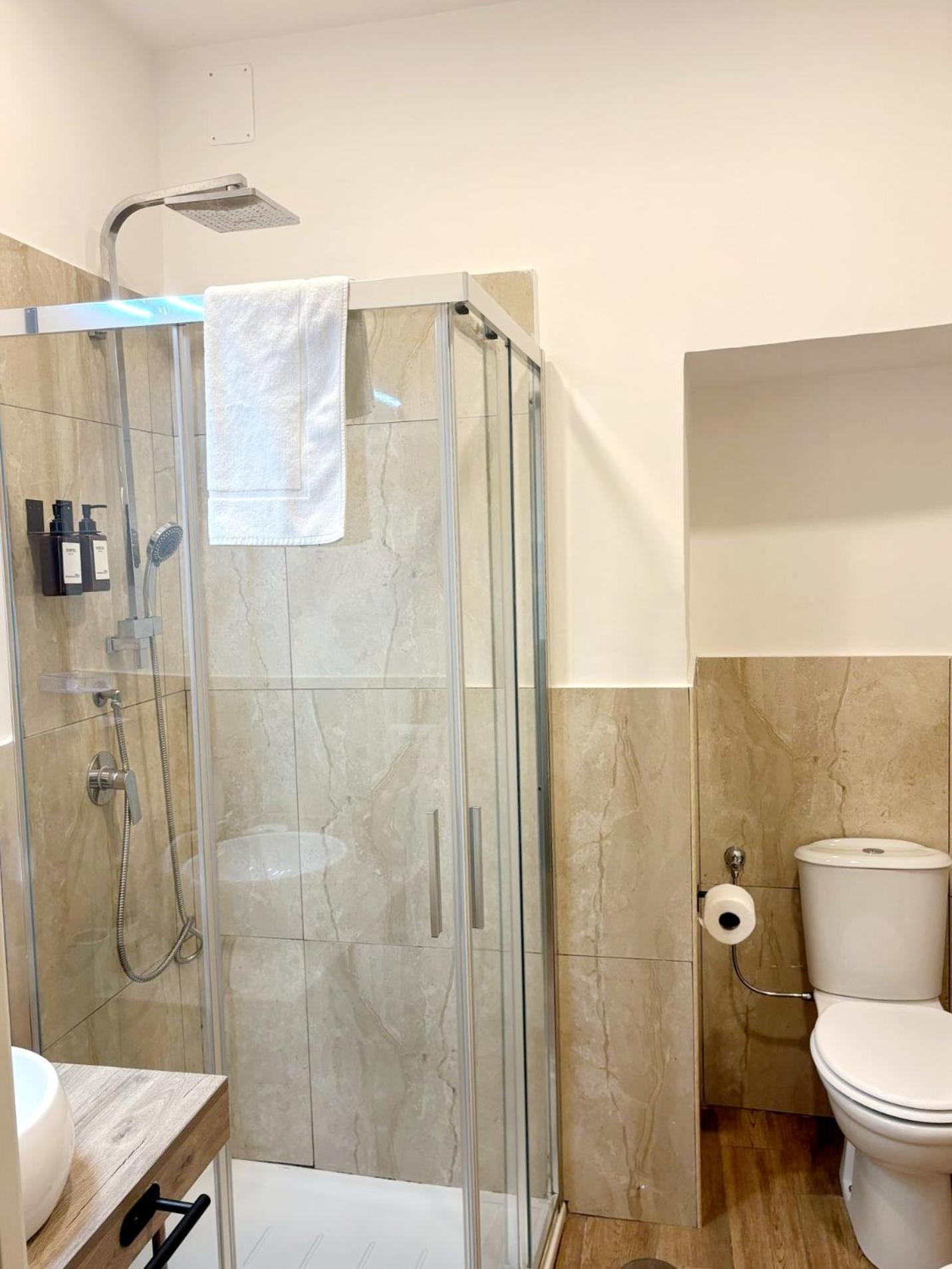 Tribunali Platamon Guest house *